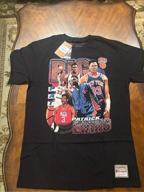 New York Knicks Mitchell & Ness Patrick Ewing Vintage Graphic Tee Size Large